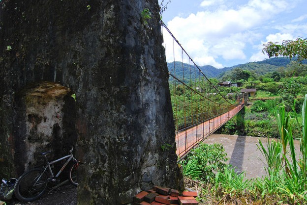 800px-Wide_-_Baños_Ecuador-624x418.jpg