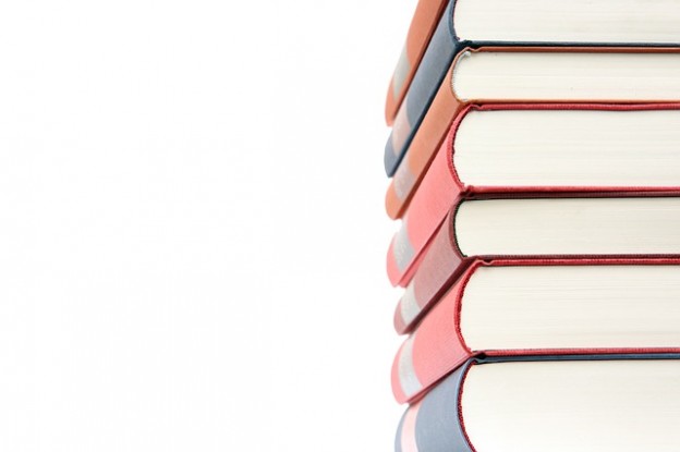 books-484766_640-624x415.jpg